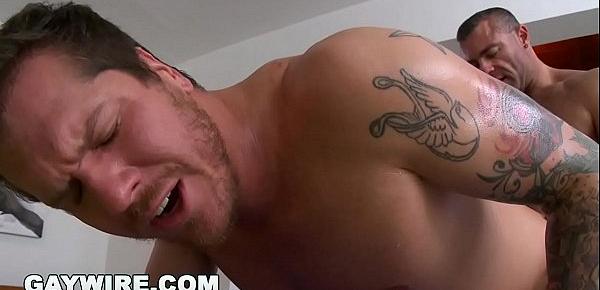  GAYWIRE - Tough Guy Parker London Goes In For A Massage And Trace Michaels Delivers